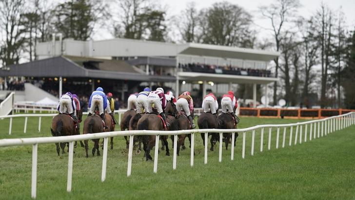 Horse racing at Gowran Park